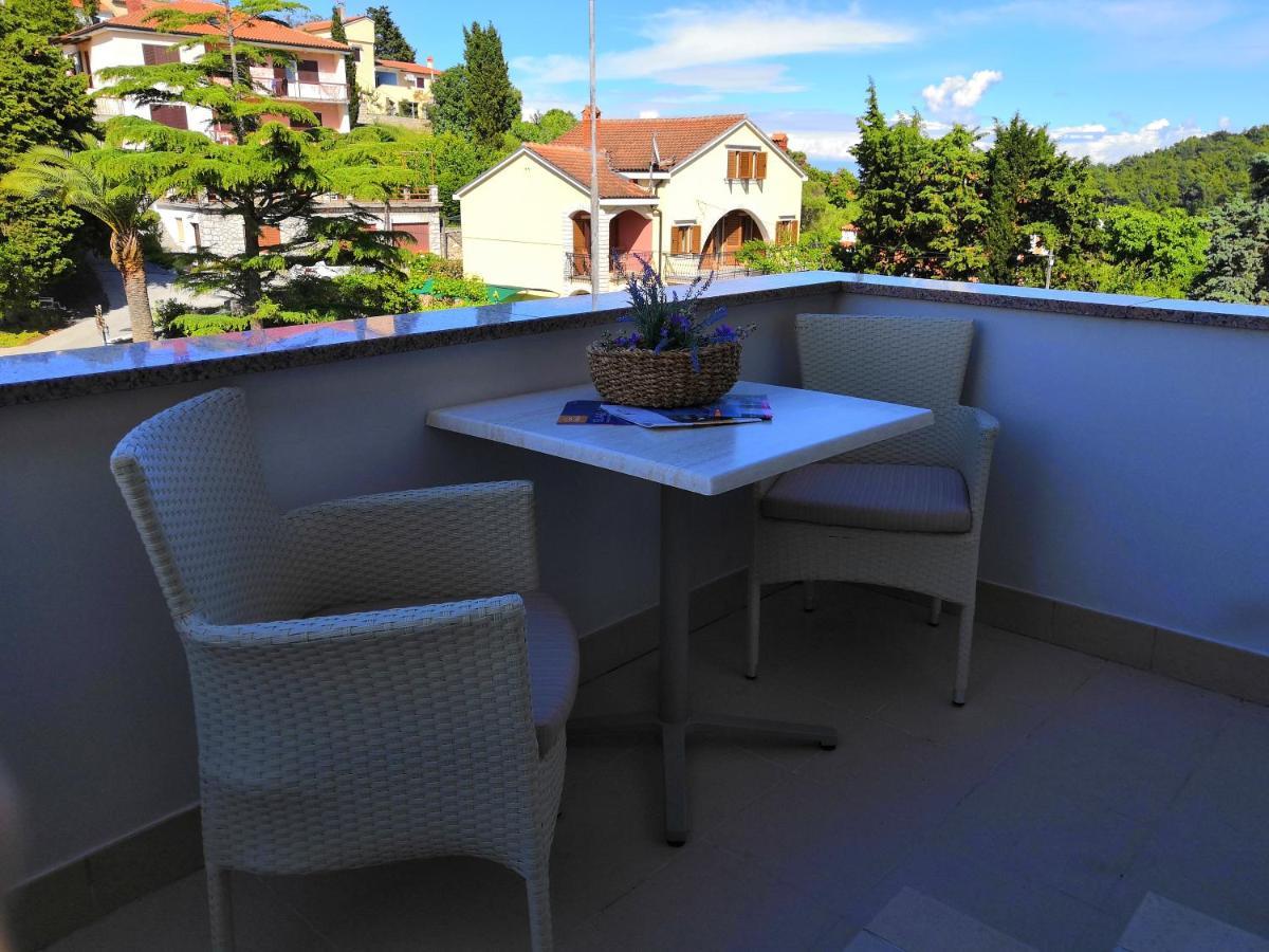 Apartments Gabri Малий Лошинь Екстер'єр фото